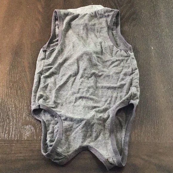 EUC Grey Surgical Suit for a Cat/ Dog up to 15 lbs - Picture 2 of 3